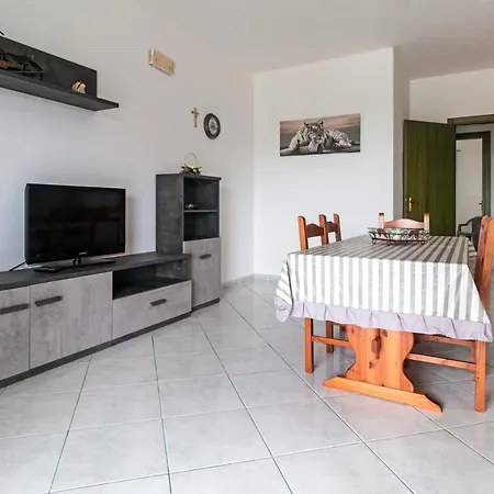 Apartmán Trilocale Via Porru